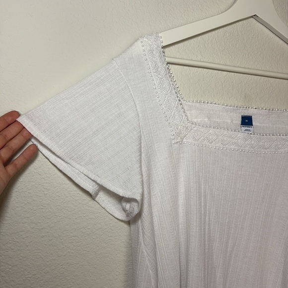 Old Navy White Flutter Sleeve Ribbed Blouse size medium - Picture 3 of 6